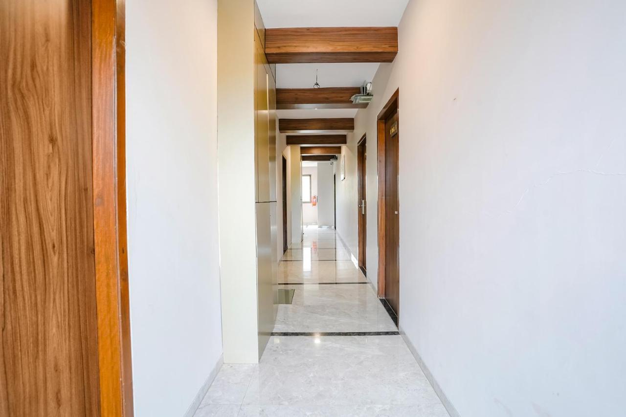 Fabhotel Swaraj Shirgaon  Екстер'єр фото